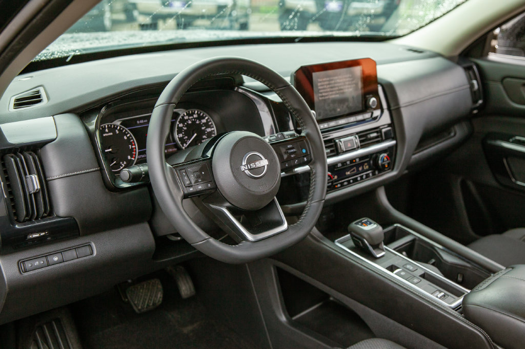 Used 2022 Nissan Pathfinder SV FWD image 10