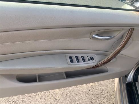 Used 2009 BMW 135i Convertible image 31