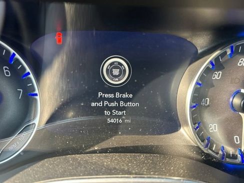Used 2025 Chrysler Pacifica Limited FWD image 13