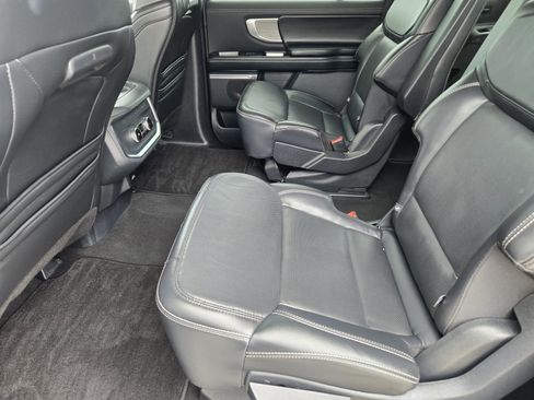 Certified 2025 Ford Expedition Max Platinum image 33