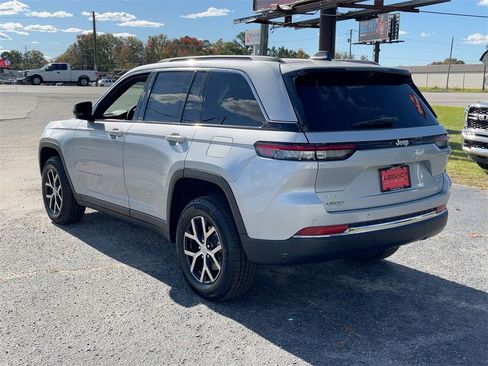 New 2025 Jeep Grand Cherokee Limited w/ Luxury Tech Group II image 6