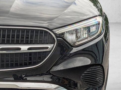 Used 2023 Mercedes-Benz GLC 300 4MATIC image 9