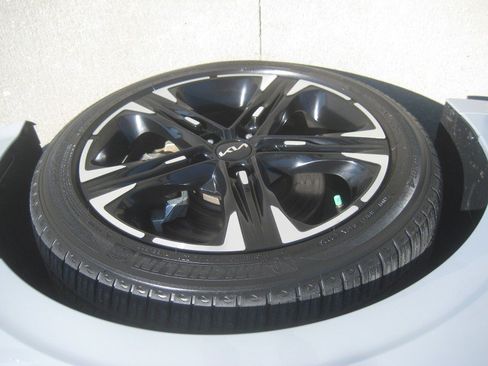 Used 2022 Kia K5 GT-Line FWD image 11
