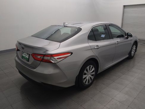 Used 2020 Toyota Camry LE image 9