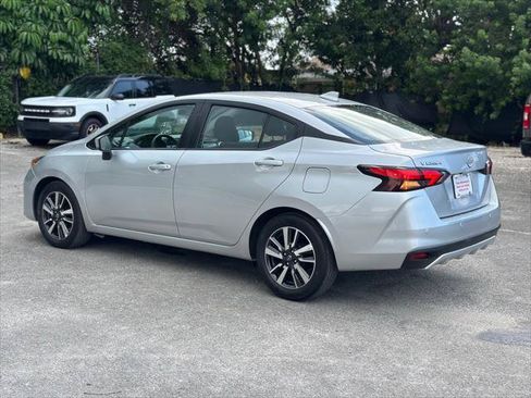 Used 2025 Nissan Versa SV FWD image 5