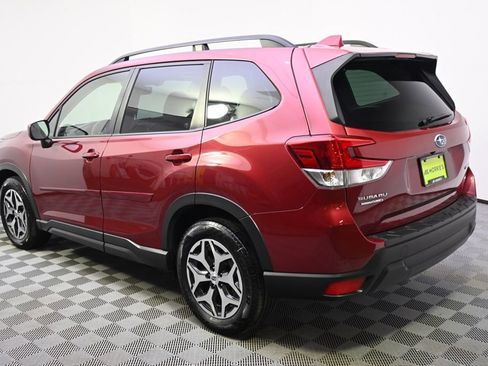 Used 2021 Subaru Forester Premium image 3