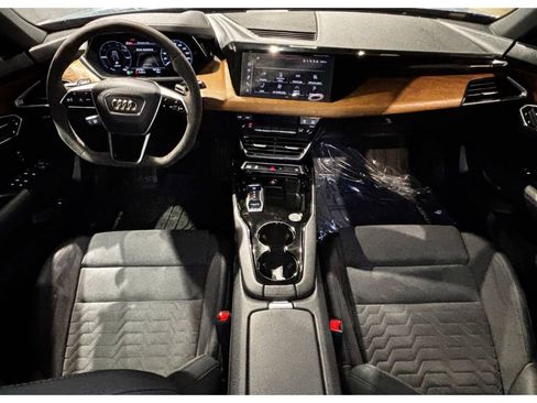 Used 2023 Audi e-tron GT Premium Plus image 25