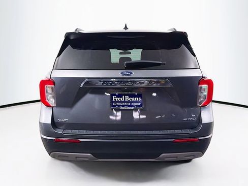 Used 2023 Ford Explorer XLT w/ Equipment Group 202A image 7