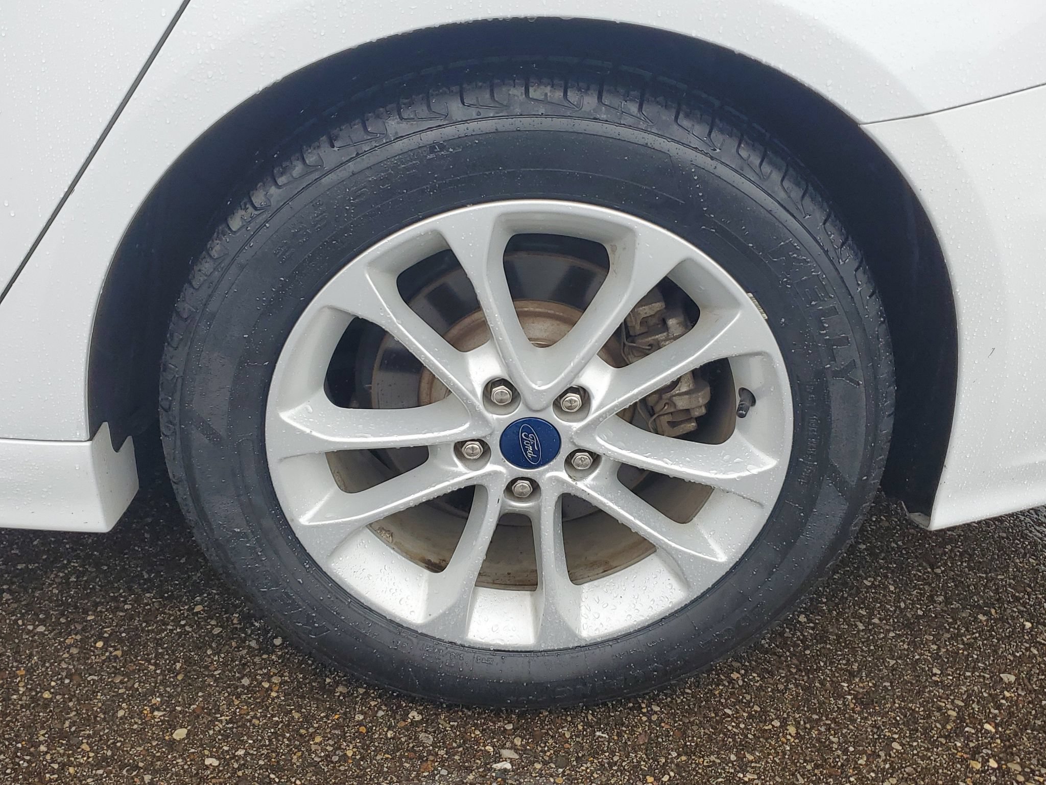 Used 2019 Ford Fusion SE FWD image 6