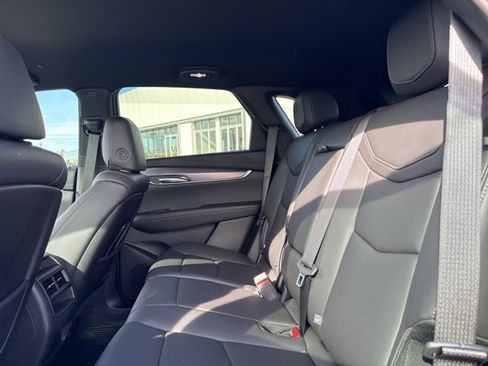 Used 2025 Cadillac XT5 Luxury image 9