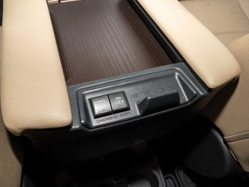 Used 2021 Toyota Sienna XLE image 8