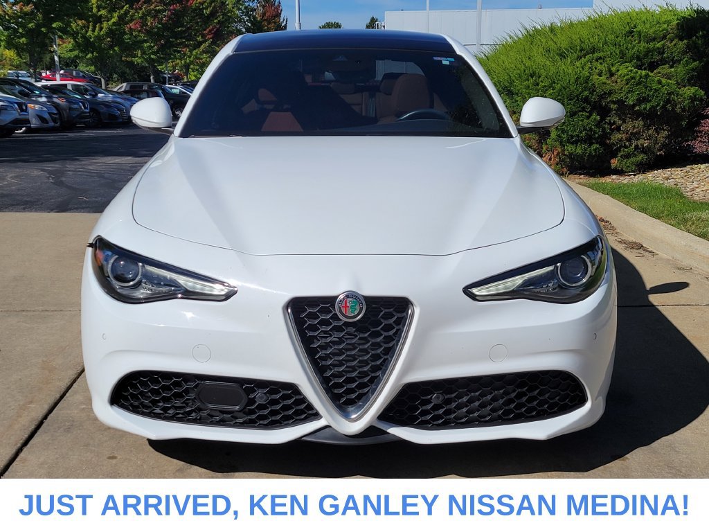 Used 2022 Alfa Romeo Giulia Ti AWD/4WD image 8