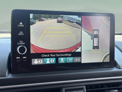 Used 2025 Honda Pilot Elite image 14