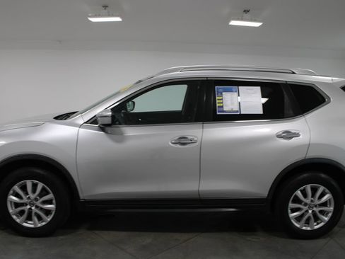 Used 2020 Nissan Rogue SV AWD/4WD image 6