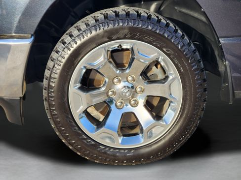 Used 2019 RAM 1500 4x4 Crew Cab image 37