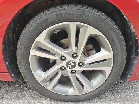 Used 2017 Hyundai Elantra Limited w/ Limited Tech Package 04 image 28