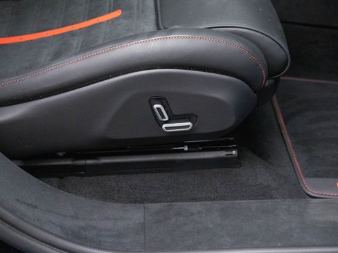 Certified 2026 Ferrari Purosangue AWD/4WD image 40
