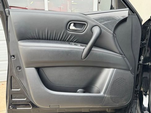 Used 2024 Nissan Armada SV image 12