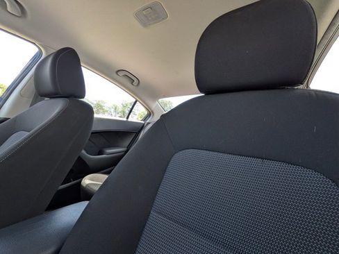 Used 2018 Kia Forte LX image 14