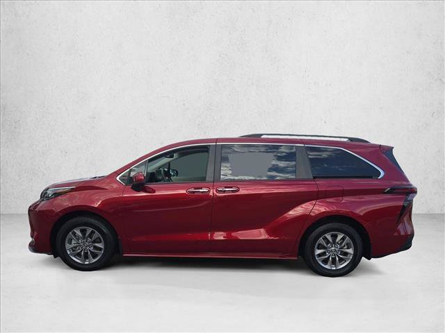 Used 2024 Toyota Sienna XLE FWD image 9