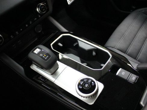 New 2026 Mitsubishi Outlander SE image 14