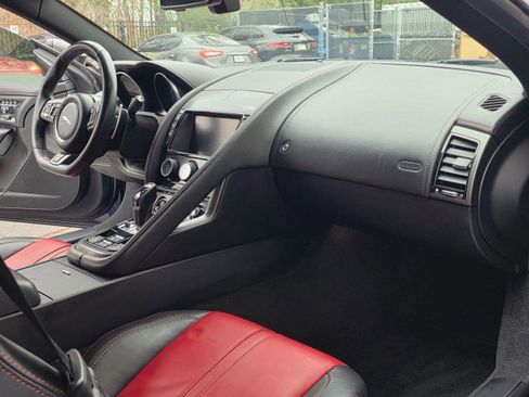 Used 2016 Jaguar F-TYPE R image 34