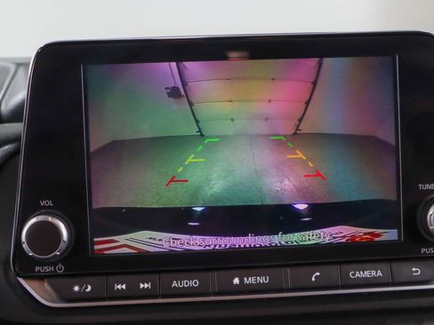 Used 2024 Nissan Rogue SV image 18