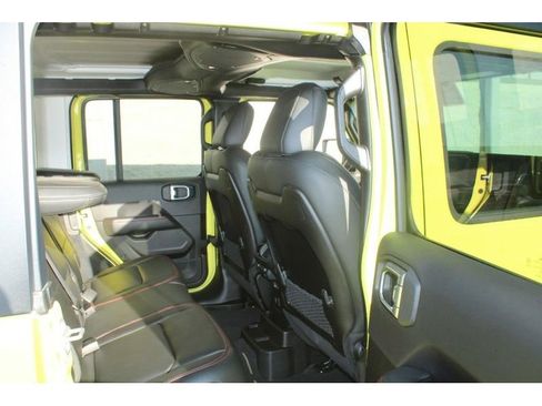 Used 2024 Jeep Wrangler Unlimited Rubicon w/ XTREMEE 35" Tire Package image 12