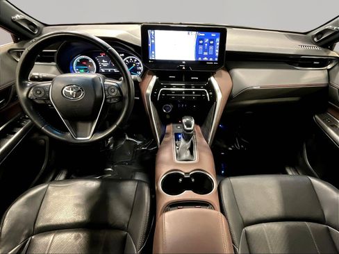 Used 2021 Toyota Venza XLE w/ Softex Package AWD/4WD image 7