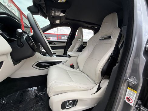Used 2026 Jaguar F-PACE R-Dynamic S AWD/4WD image 17