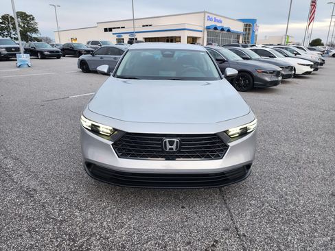 Certified 2025 Honda Accord LX image 9