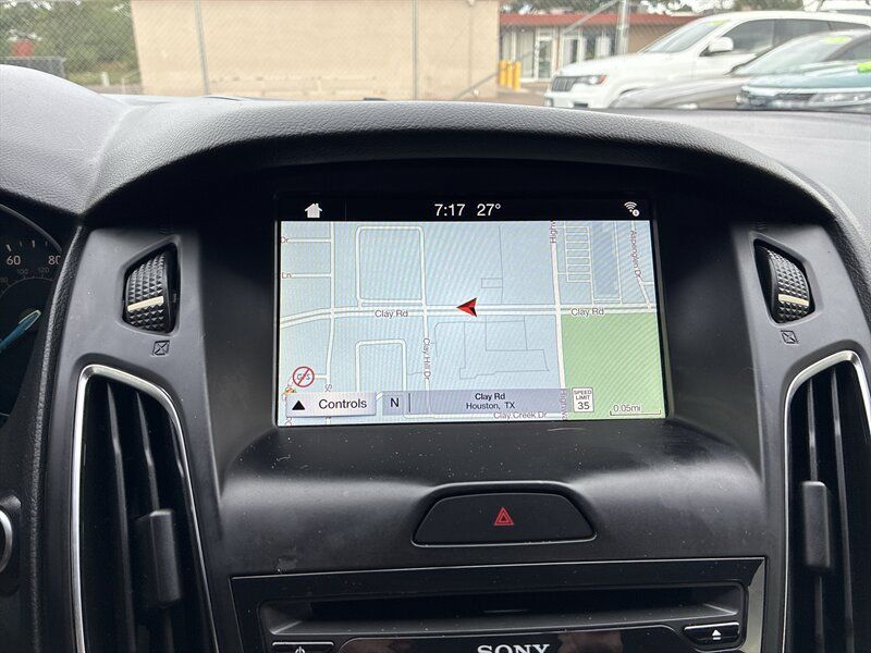 Used 2017 Ford Focus Titanium FWD image 18
