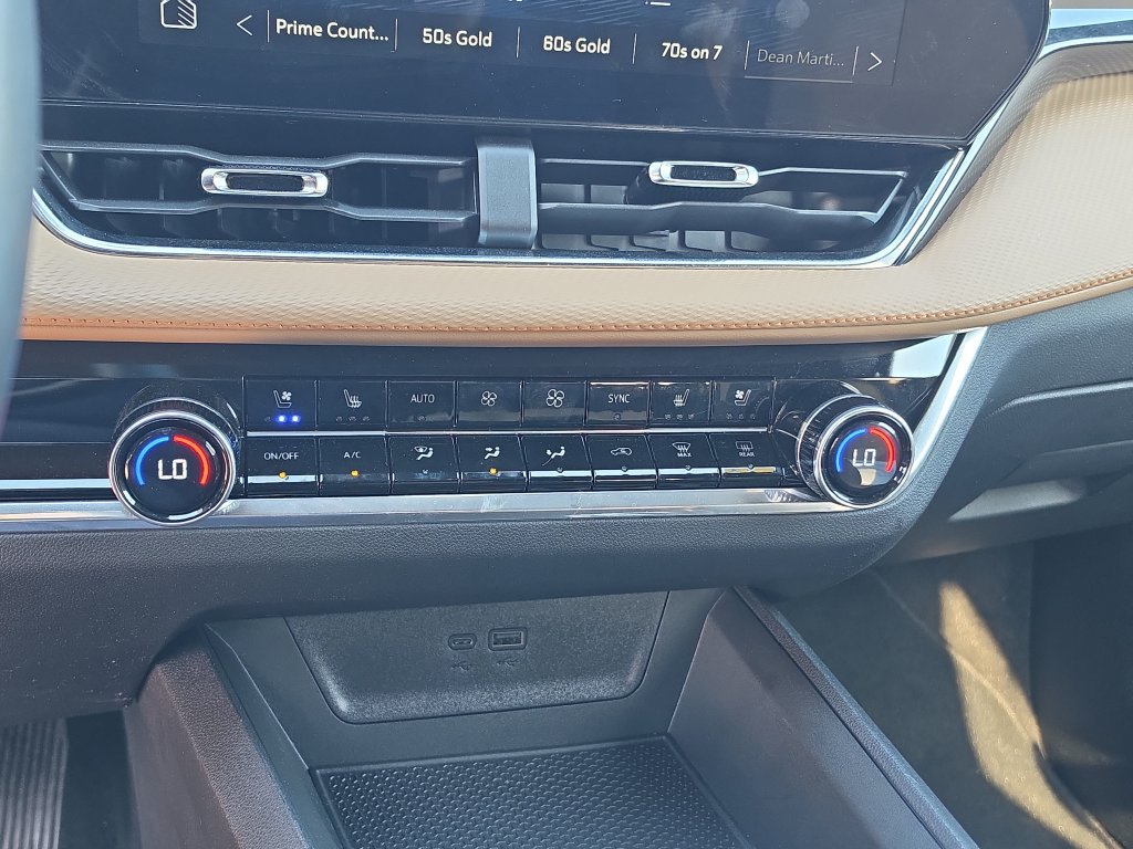Used 2025 Chevrolet Equinox ACTIV w/ Safety and Technology Package FWD image 26