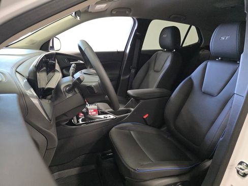 Used 2026 Buick Encore GX Sport Touring w/ Advanced Technology Package AWD/4WD image 9