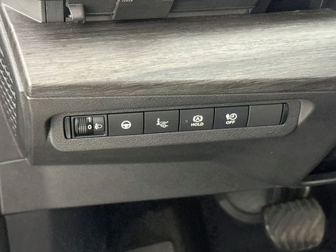 Used 2024 Nissan Ariya AWD image 13