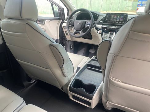 New 2026 Honda Odyssey Touring image 33