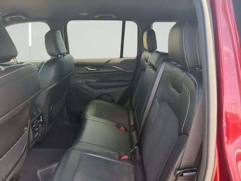 Used 2024 Jeep Grand Cherokee Altitude AWD/4WD image 8