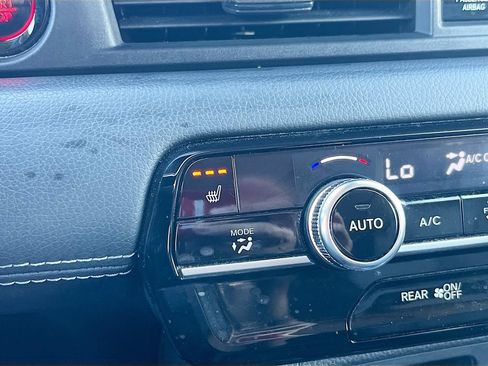 Used 2025 Honda Pilot Touring image 21