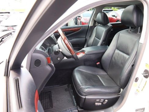 Used 2012 Lexus LS 460 w/ Comfort Pkg RWD image 9