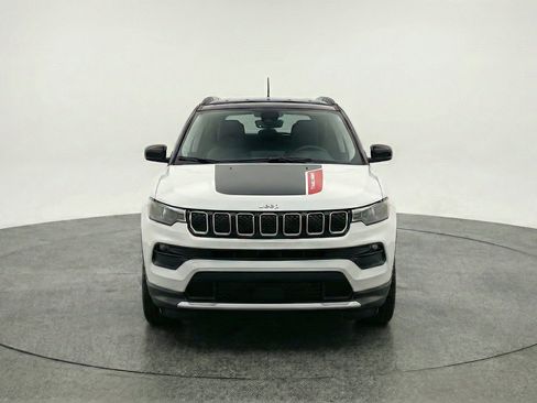 Used 2025 Jeep Compass Trailhawk AWD/4WD image 2