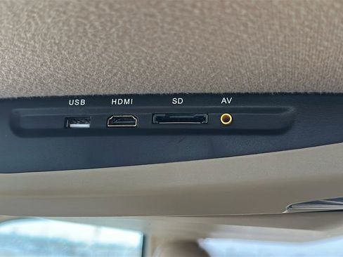 Used 2014 Ford Expedition XLT w/ Equipment Group 202A image 33