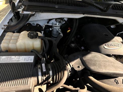 Used 2005 GMC Sierra 2500 W/T image 37