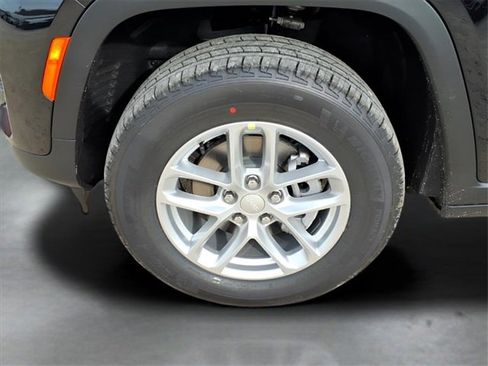 New 2025 Jeep Grand Cherokee Laredo X w/ Luxury Tech Group I image 8