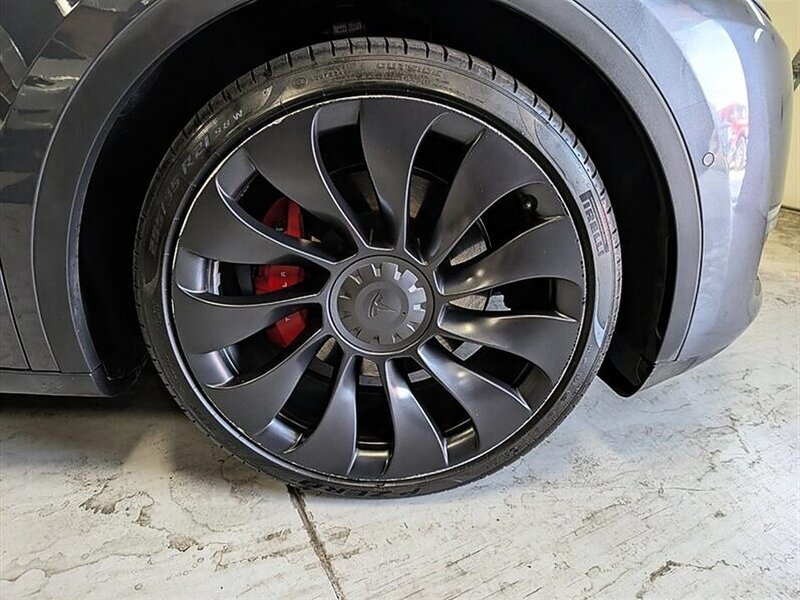 Used 2022 Tesla Model Y Performance AWD/4WD image 12
