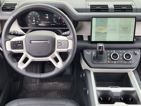 Used 2025 Land Rover Defender 110 S image 26
