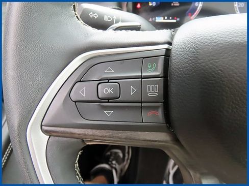 Certified 2024 Jeep Grand Cherokee Limited AWD/4WD image 17