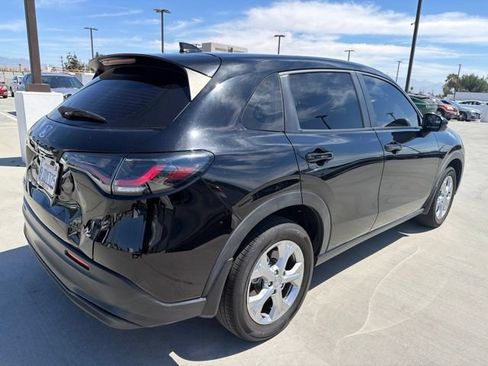 Used 2024 Honda HR-V LX image 2