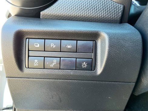 Used 2024 Nissan Kicks S image 10