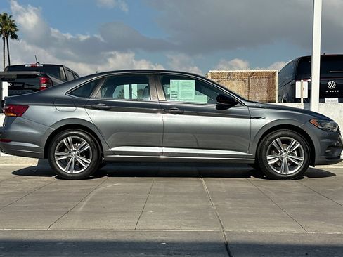 Used 2019 Volkswagen Jetta R-Line w/ R-Line Cold Weather Package image 3