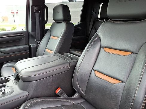 Used 2023 GMC Sierra 1500 AT4 w/ Technology Package AWD/4WD image 19
